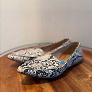 Easy Spirit Black and White Snakeskin Loafers